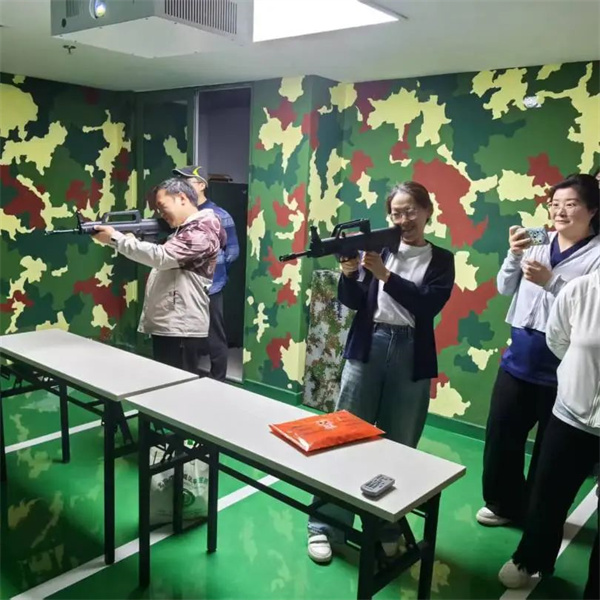 敲响警示之钟 涵养身心灵韵