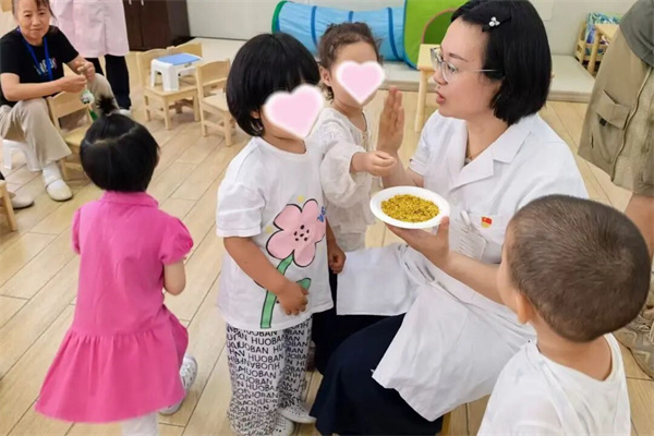 【护中·动态】中医药文化进校园丨草木含香润童心！